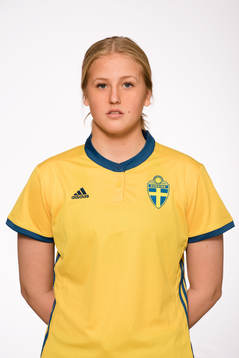 Saga Hollbrink i F16-landslaget