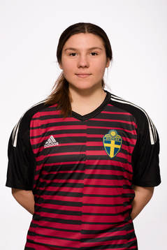 luiza Glos målvakt i F16-landslaget