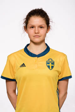 Thea Barkfeldt i F16-landslaget