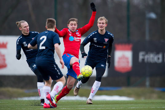 Helsingborgs Darijan Bojanic jagad av Tvåpåkers Alexander