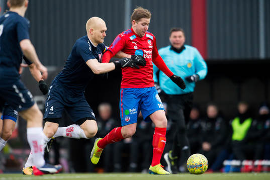 Helsingborgs Darijan Bojanic och Tvååkers Viktor Nilsson