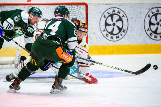 Färjestads Alexander Johansson och Örebros Victor Bartley
