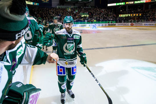 Färjestads Morgan Ellis jublar