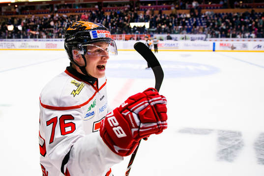 Örebros Jere Sallinen jublar