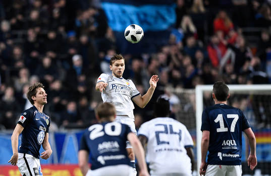 Djurgårdens Dzenis Kozica i fotbollsmatchen mellan