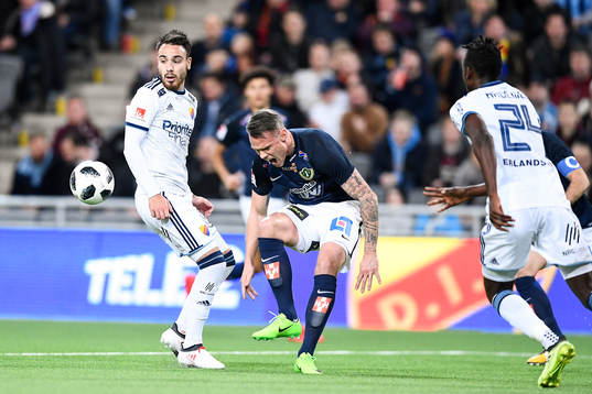 Jönköpings södras Erik Moberg i fotbollsmatchen mellan