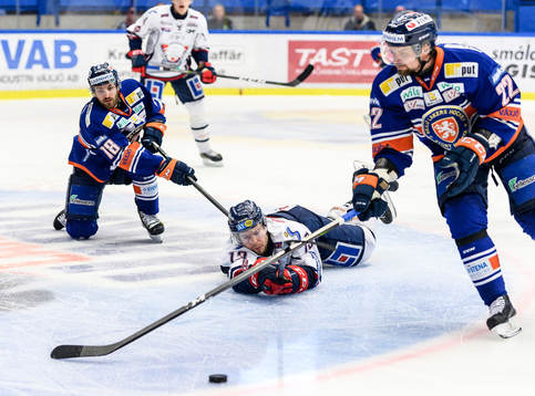 Linköpings Andrew Gordon mellan Växjös Andrew Calof och