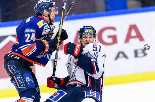 Växjös Brendan Shinnimin tacklar Linköpings Kristian