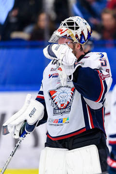 Linköpings målvakt Jonas Gustavsson deppar