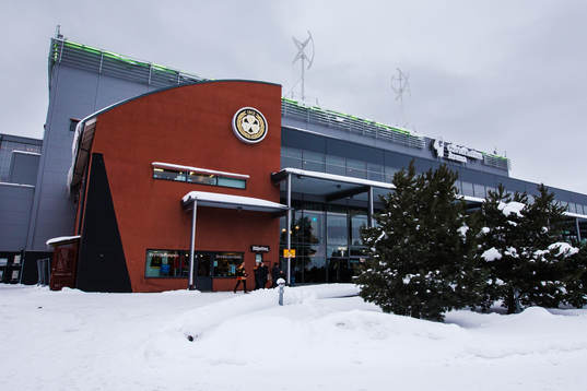 Exteriör av Gavelrinken Arena innan ishockeymatchen i SHL