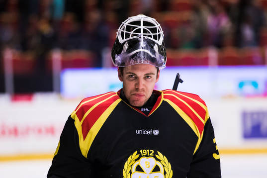 Brynäs målvakt Linus Fernström