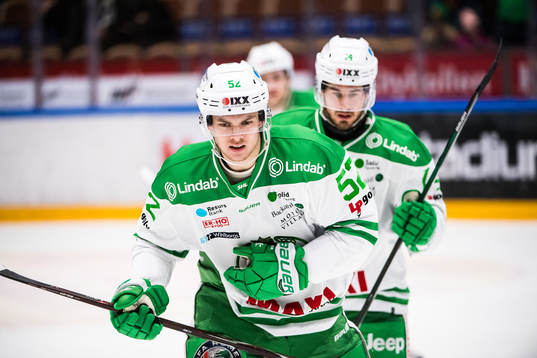 Rögles Lucas Elvenes jublar