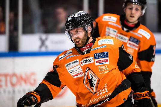 Karlskronas Mattias Guter  reagerar och deppar