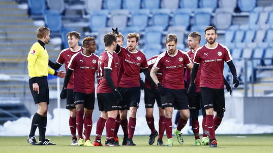 Örebros spelare jublar