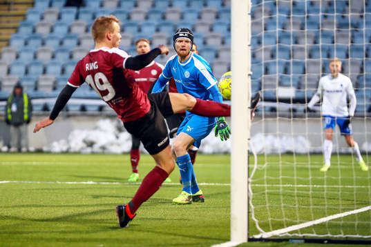 Norrköpings Kalle Holmberg (ej i bild) gör 2-1 bakom
