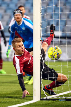 Norrköpings Kalle Holmberg (ej i bild) gör 2-1 bakom