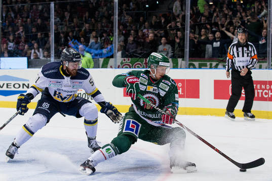 s Marc Zanetti och Frölundas Simon Hjalmarsson