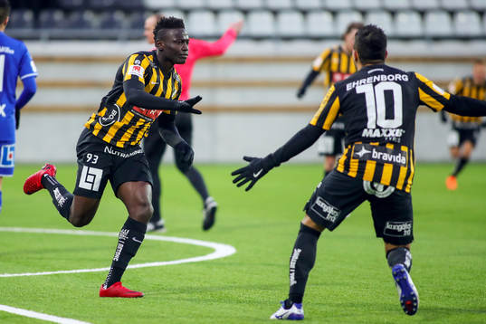 Häckens Alhassan Kamara jublar