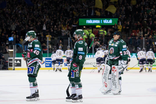 Frölundas Joel Mustonen, Jan Mursak och målvakt Johan