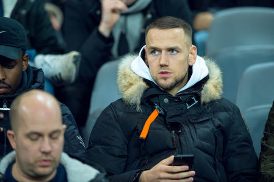 s Alexander Milosevic oxå läktaren