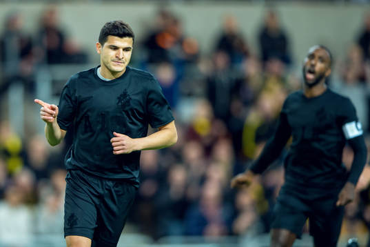 s Tarik Elyounoussi jublar
