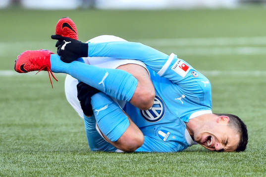 Malmö FFs Alexander Jeremejeff grinar illa