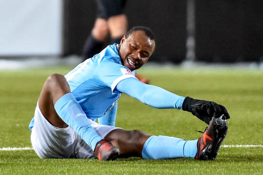 Malmö FFs Carlos Strandberg grinar illa