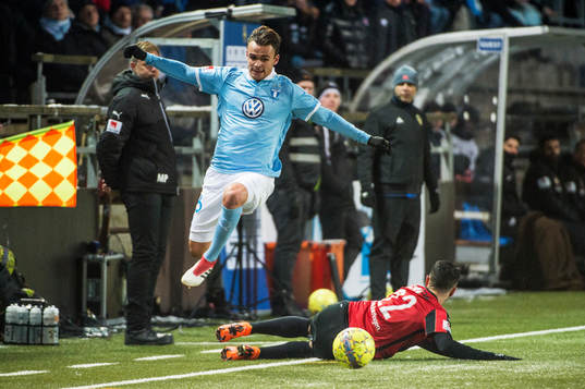 Malmö FFs Andreas Vindheim mot Brommapojkarnas Felix Beijmo