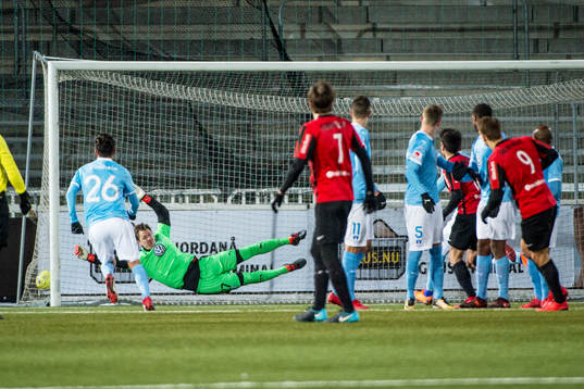 Brommapojkarnas Bajram Ajeti gör 2-1 på Malmö FFs