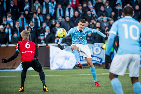 Malmö FFs Alexander Jeremejeff mot Brommapojkarnas Gustav