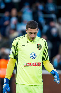 Brommapojkarnas målvakt Nikola Petric