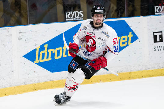 Vita Hästens August Gunnarsson jublar