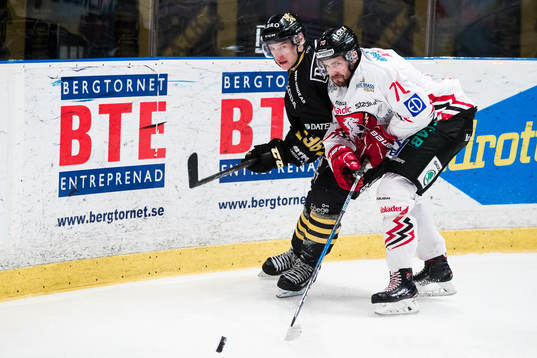 s Anton Holm och Vita Hästens Rikard Olsén