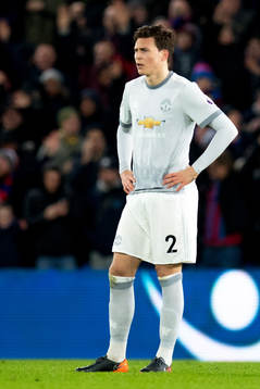 Victor Lindelöf of Manchester United looks dejected
