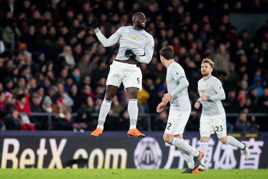 Romelu Lukaku of Manchester United celebrates the 2-2 goal