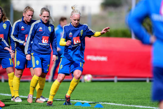 Sveriges Caroline Seger värmer upp