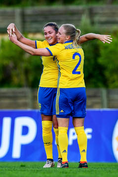 Sveriges Filippa Angeldal och Jonna Andersson jublar