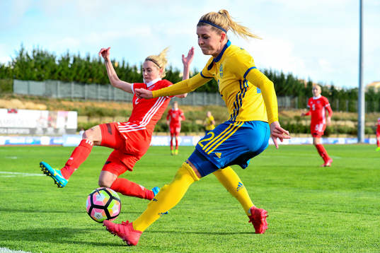 Rysslands Anastasiia Akimova och Sveriges Olivia Schough