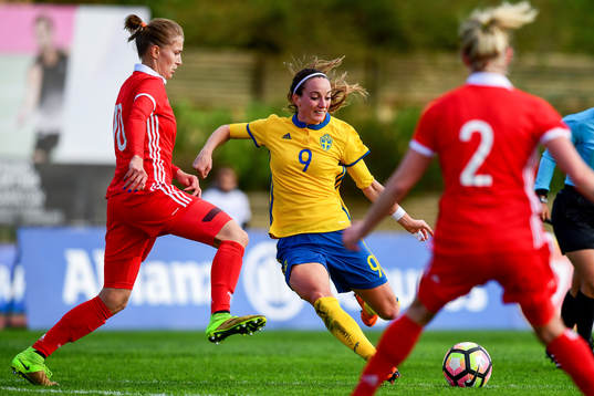 Sveriges Kosovare Asllani