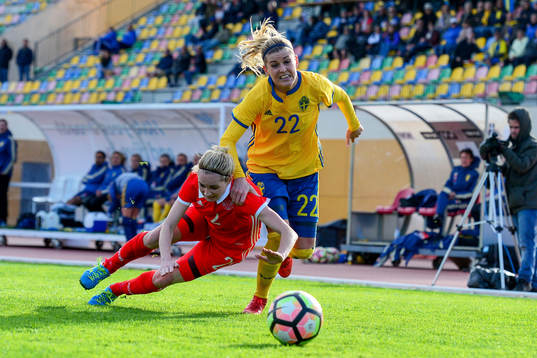 Rysslands Anastasiia Akimova och Sveriges Olivia Schough