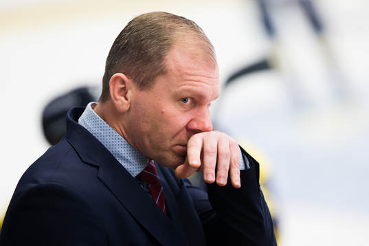s tränare Johan Lindbom