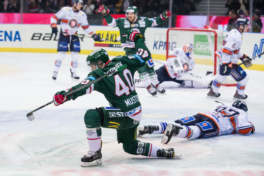 Frölundas Joel Mustonen jublar