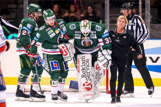Frölundas målvakt Johan Mattsson får utgå