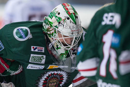 Frölundas målvakt Johan Mattsson tvingas utgå med skada