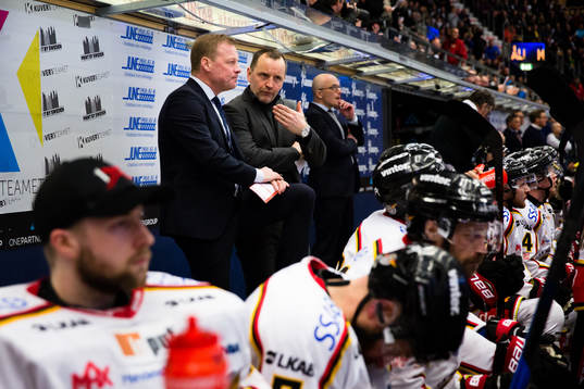 Luleås Assisterande tränare Henrik Stridh och tränare