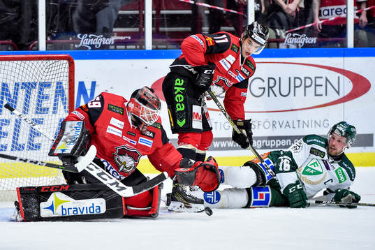 Malmö Redhawks målvakt Oscar Alsenfelt och Lukas Haudum