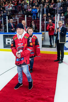 Oliver Mattsson hyllades med stående ovationer