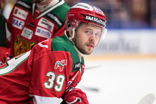 Moras Jacob Nilsson  i ishockeymatchen i SHL mellan Mora