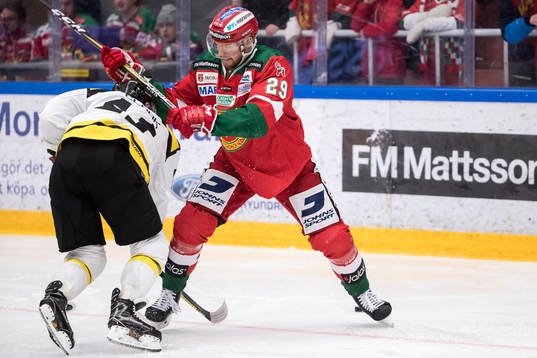 Brynäs Kevin Clark och Moras Marcus Fagerudd  i