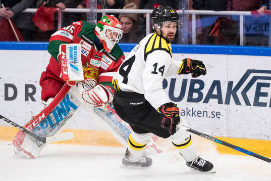 Moras målvakt Christian Engstrand och Brynäs Johan Alcén